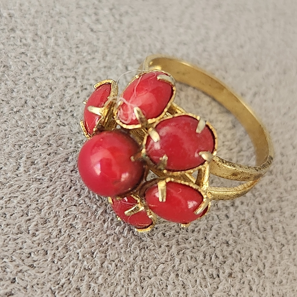 Red beaded ring golden tone flower 5.5 adjustable jewelry feminine boho artsy